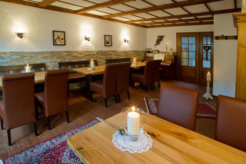 Wein & Gastehaus Hermeshof 호텔 트리텐하임 외부 사진